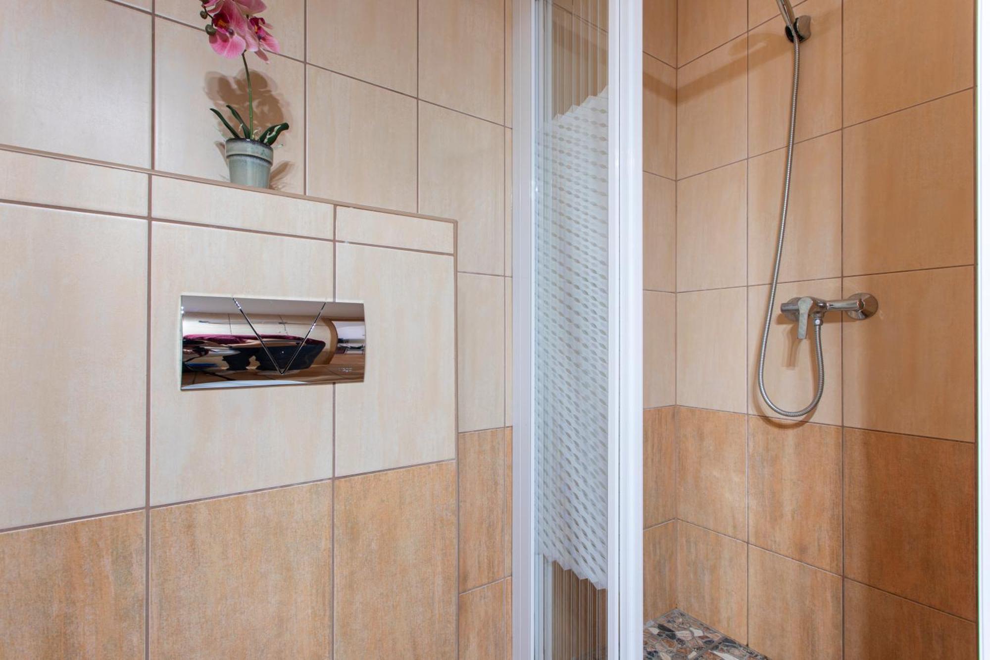 Lucsony Apartman Mosonmagyaróvár 外观 照片